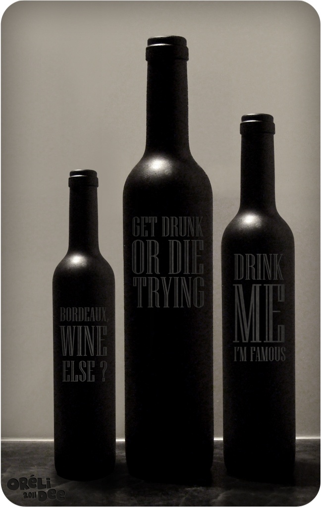 red wine painted bottles - bouteilles de vin rouge